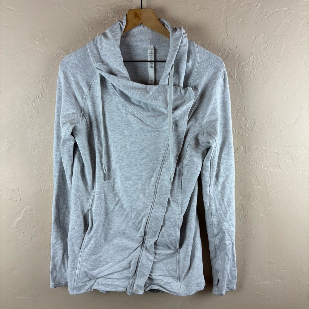 Lululemon Athletica Cowl Neck Gray Asymmetrical Zip Jacket Women’s size 4